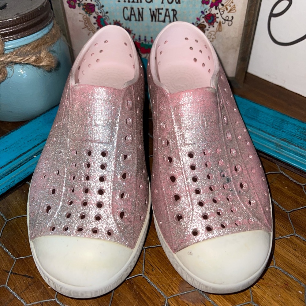 Native pink with glitter size 11